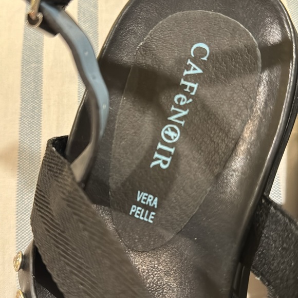 Italian platform sandals size 38 (7.5 US) never been worn before. - Picture 5 of 5
